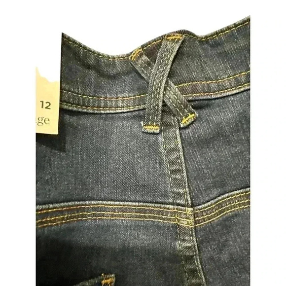 - Christopher & Banks Classic Skimmer Capris in Size 12 Ave.  NWT - Picture 9 of 11